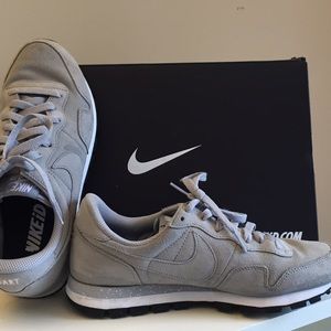Nike Pegasus 83 all grey sneakers