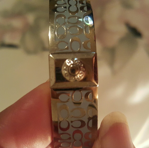 ππHP: Authentic Coach bangle with signature C's - Picture 4 of 4