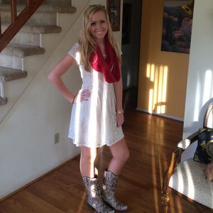 Meet your Posher, Alexis