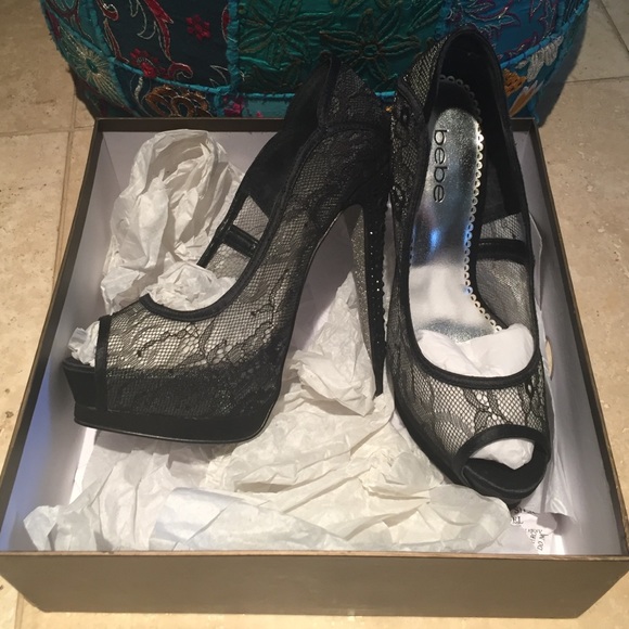 👠Bebe Peep Toe 👠