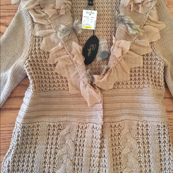 🎉Lowest!New tan knit long sweater w faux fur trim