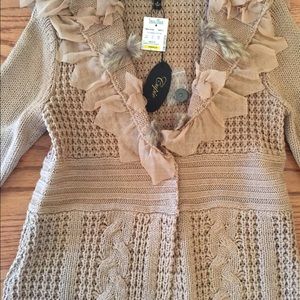 🎉Lowest!New tan knit long sweater w faux fur trim