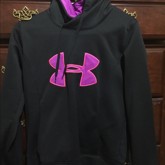 Under armour hoodie woman's medium