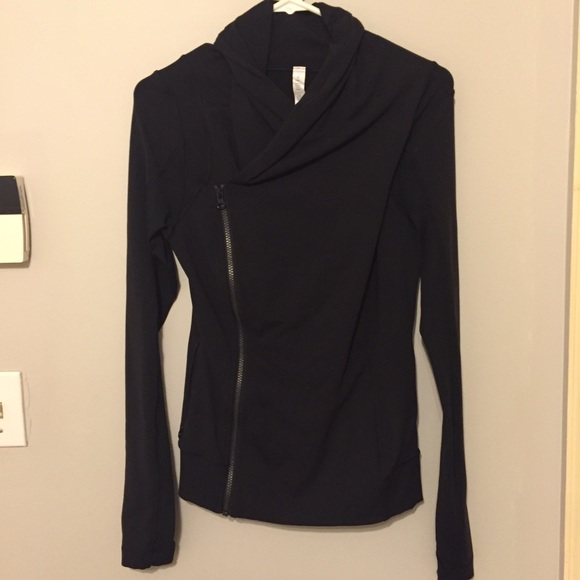 Lululemon sweatshirt