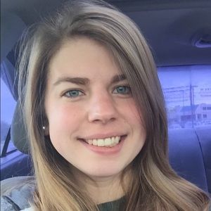 Meet your Posher, Stacy