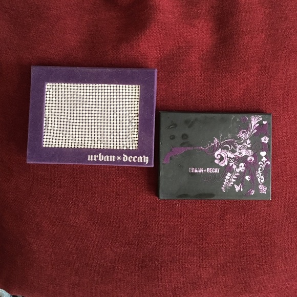 2 urban decay makeup palettes