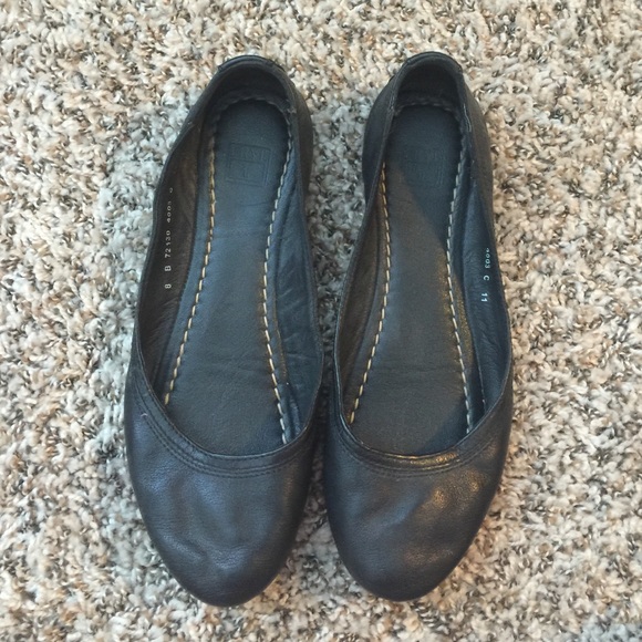 Frye black flats!!