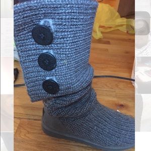 Gray classic cardi UGGs