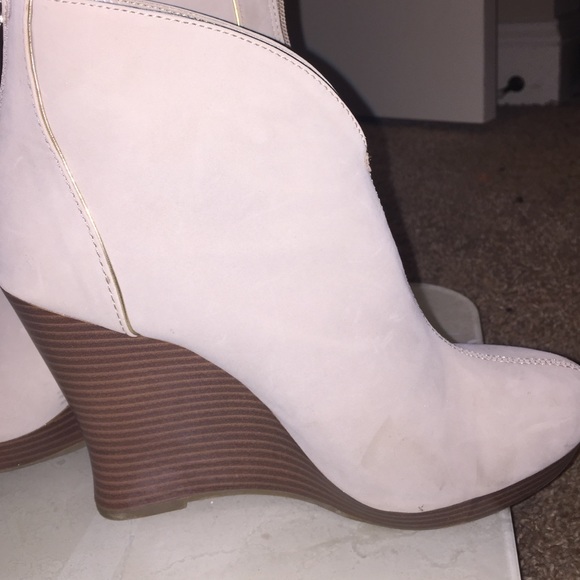 Jennifer Lopez booties - Picture 2 of 2