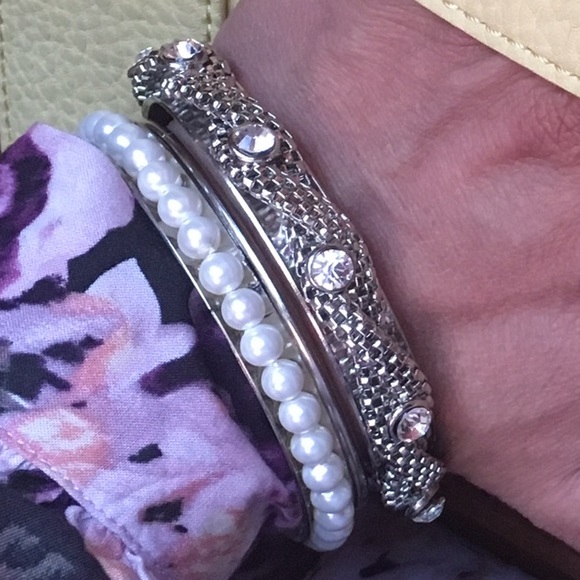 Cookie Lee Set of 4 Bangles - Picture 3 of 3