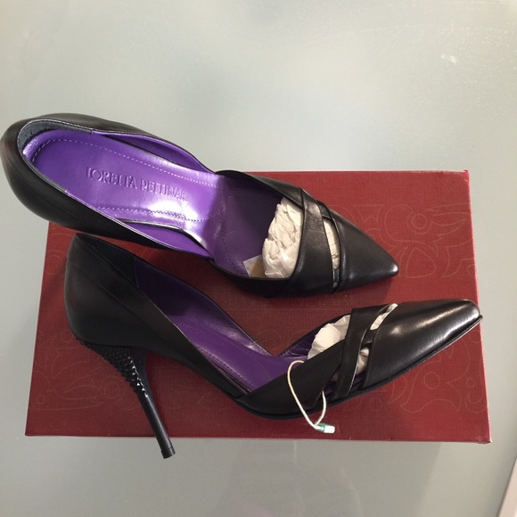 NIB Loretta Pettinari pointy pump sz 35.