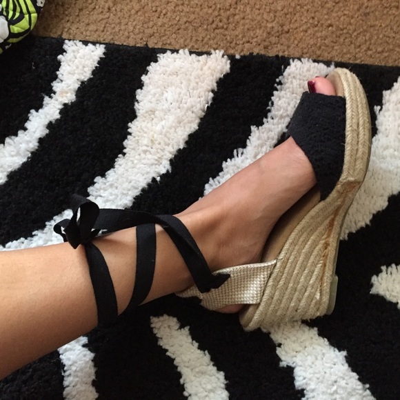 Lace up wedges!