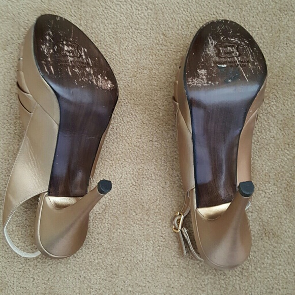 Stuart Weitzman Shoe - Picture 3 of 3