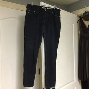 Dark skinny jeans