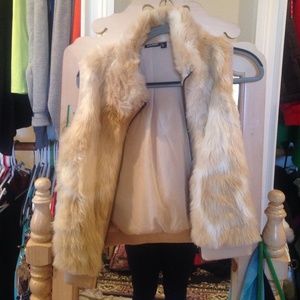 Large Nordstrom  faux fur vest brand new