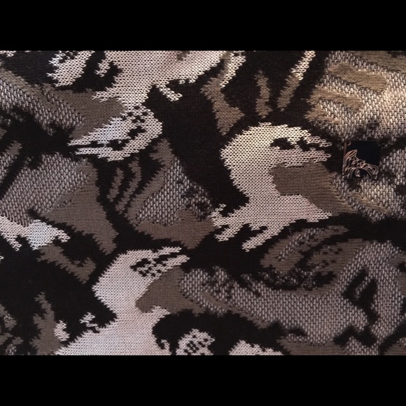 Versace sweeter - Picture 3 of 3