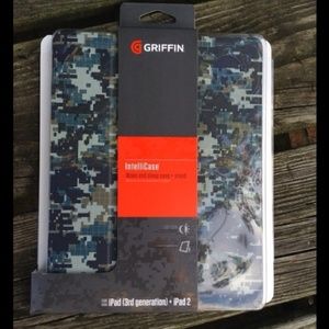 🎉SALE🎉 iPad Camo Case-NWT