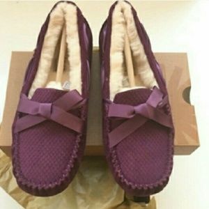 Ugg Dakota exotic scale moccasins Sz 7 new