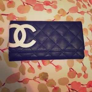 Trendy fashion wallet