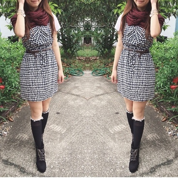 Cute navy dress - Picture 1 of 3