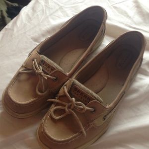 Tan Sperry's