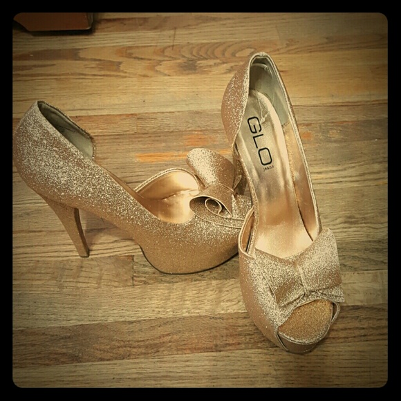 Shoes - Picture 1 of 3