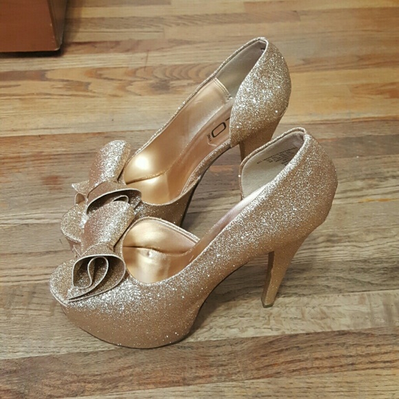 Shoes - Picture 3 of 3