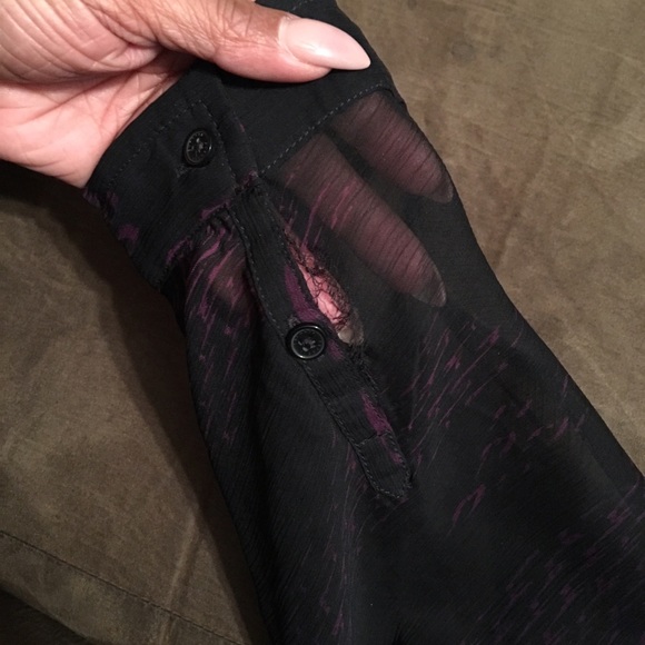 Express split back sheer fishtail top! - Picture 2 of 2