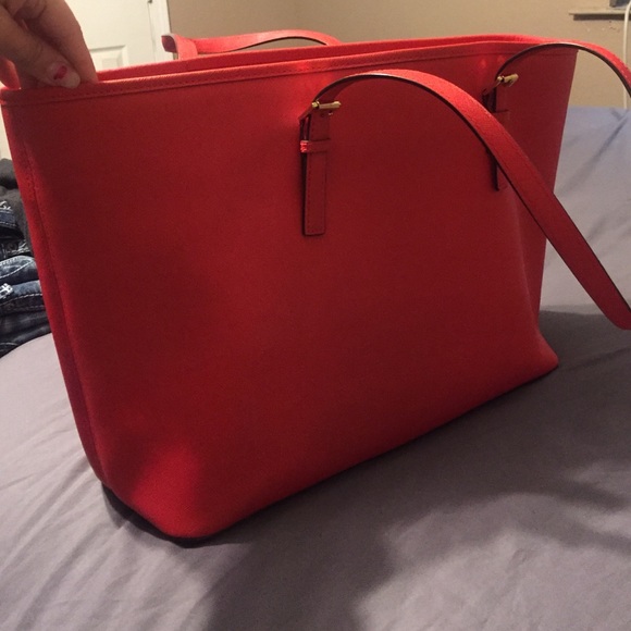 Large Michael Kors Jet Set Purse - Picture 2 of 4