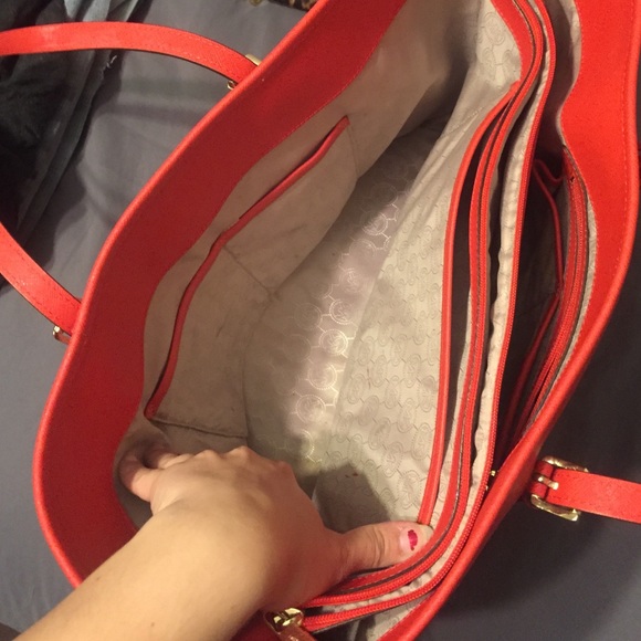 Large Michael Kors Jet Set Purse - Picture 4 of 4