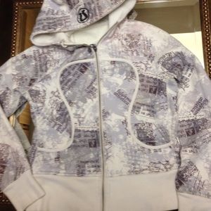 Lululemon Scuba Hoodie  Manifesto Script