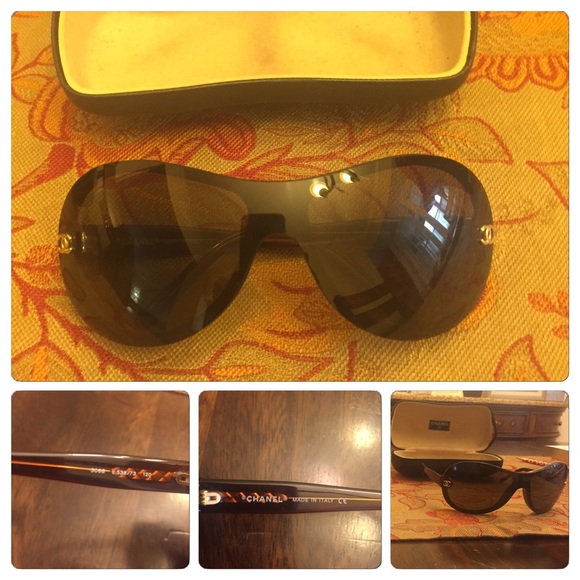 CHANEL VINTAGE SQUARE SUNGLASSES Chanel sunglasses with  Vintage Chanel Sunglasses.