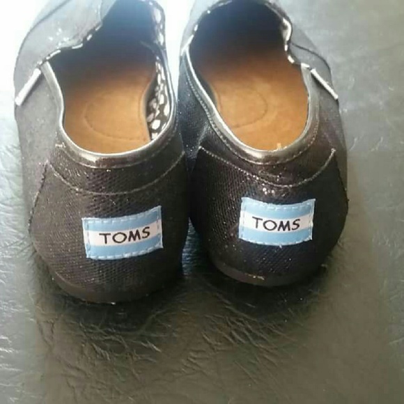 Toms
