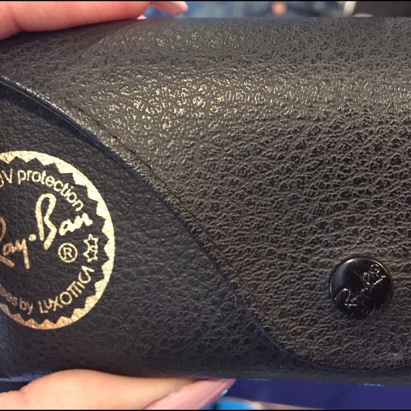 Ray-Ban sunglasses. - Picture 3 of 4