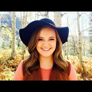 Meet your Posher, Megan