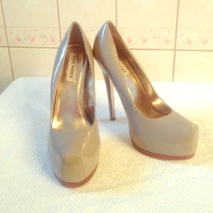 Nude Steve Madden platform pumps!