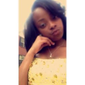 Meet your Posher, Adrianna