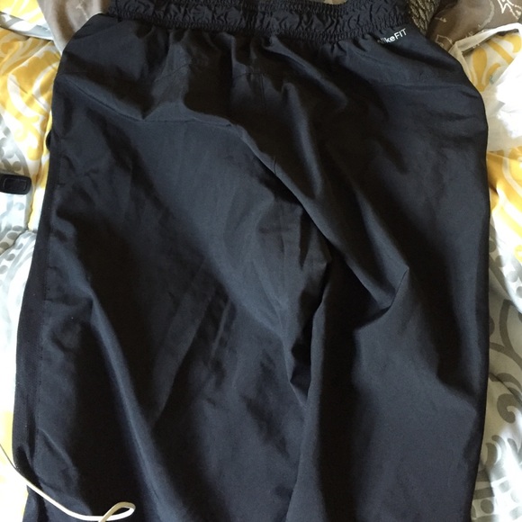 Nike - Picture 3 of 4