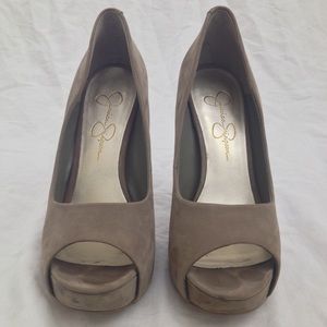 JESSICA SIMPSON JP AMANDAX NUDE PLATFORM PUMPS