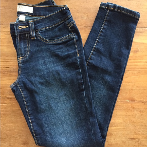 Dark wash Banana Republic jeans, size 24 00p