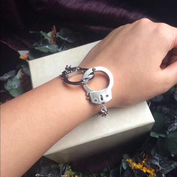 ⛓Handcuff bracelet ⛓