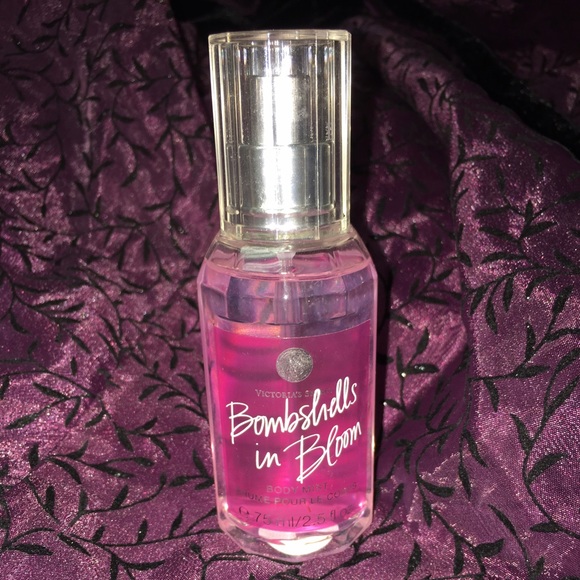 Bombshell In bloom by VS.