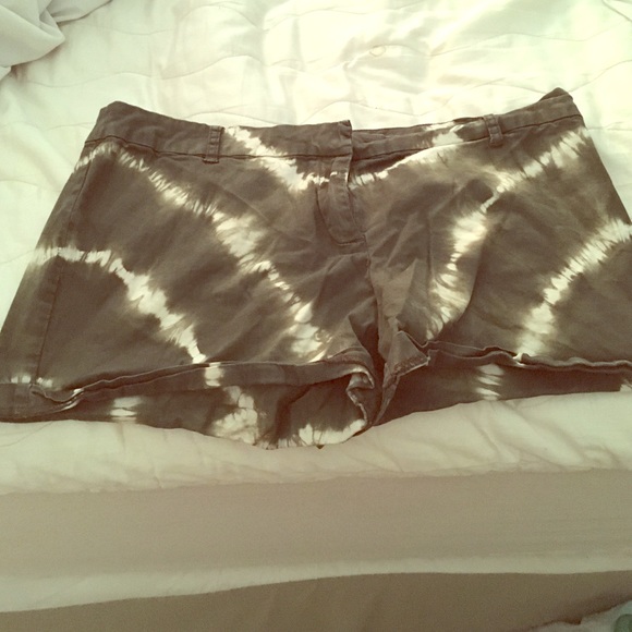 SOLD Shorts new - Picture 1 of 2
