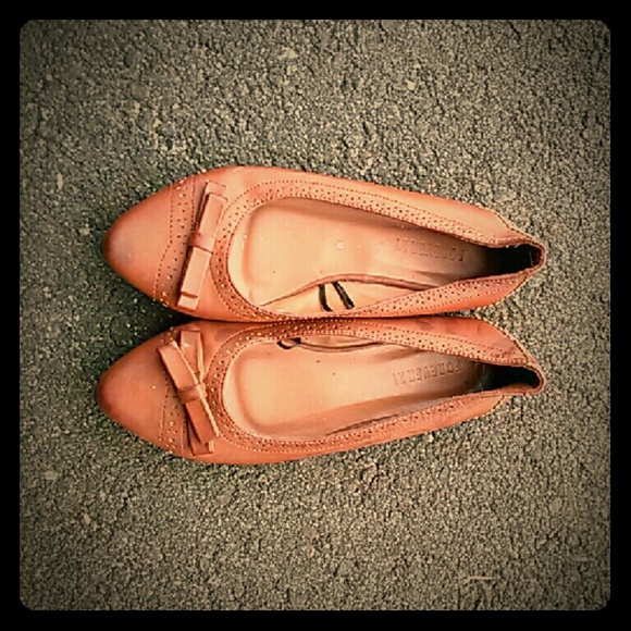 Vintage brown pointed flats