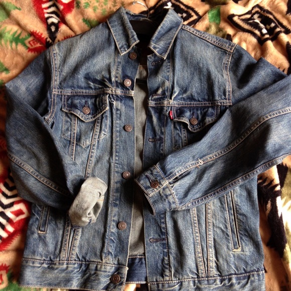 Levi's Jackets & Blazers - Levi jean jacket