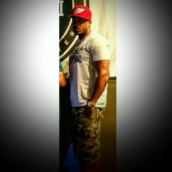 Meet your Posher, Faison - Picture 1 of 1