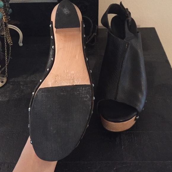 Leather wooden platform heels - Picture 4 of 4