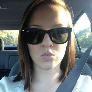 Meet your Posher, Angelea