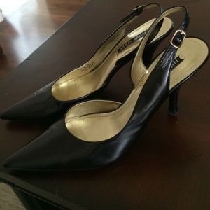 Nine west black leather slingback pointy pumps 8.5