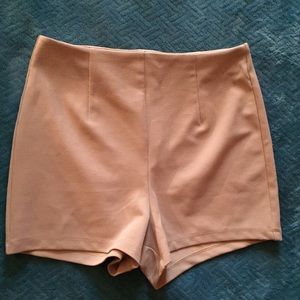 Size L Khaki F21 High-Waisted Shorts.